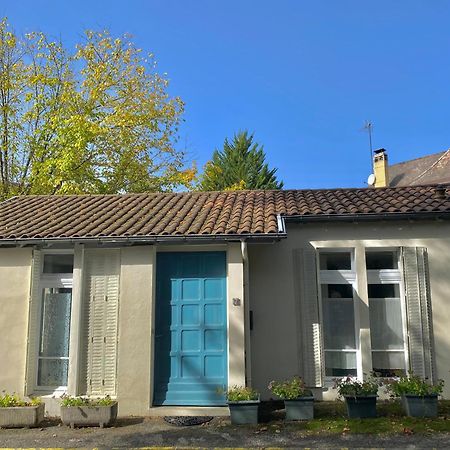 Agréable petit gîte avec piscine Salies-de-Béarn Esterno foto